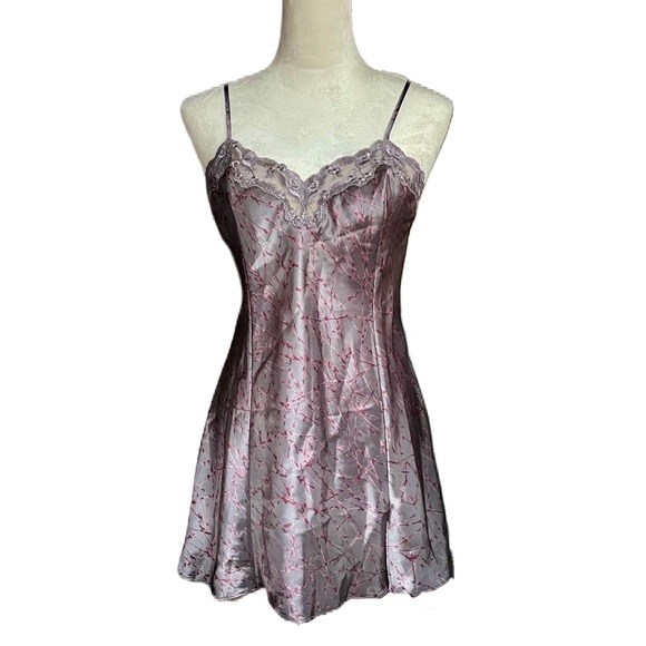 Y2K VTG Victoria’s Secret Satin and Silver Lace Slip Dress - Picture 11 of 13